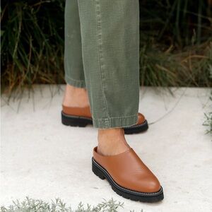 NEW UNWORN Jenni Kayne lug mule in canyon color. Size 8